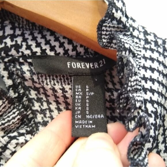 Gorgeous forever 21 blouse - Picture 6 of 6